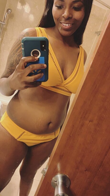 Foto di nudo di fuga di OnlyFans di Bbb