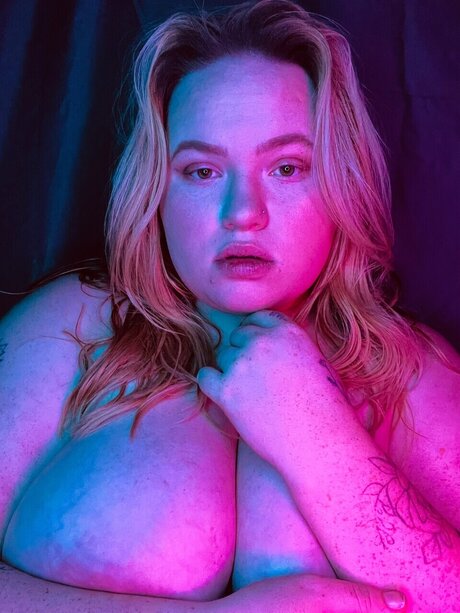 Foto di nudo di fuga di OnlyFans di Bella Rose
