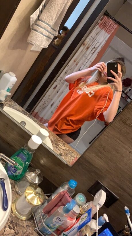 Foto di nudo di fuga di OnlyFans di Emily