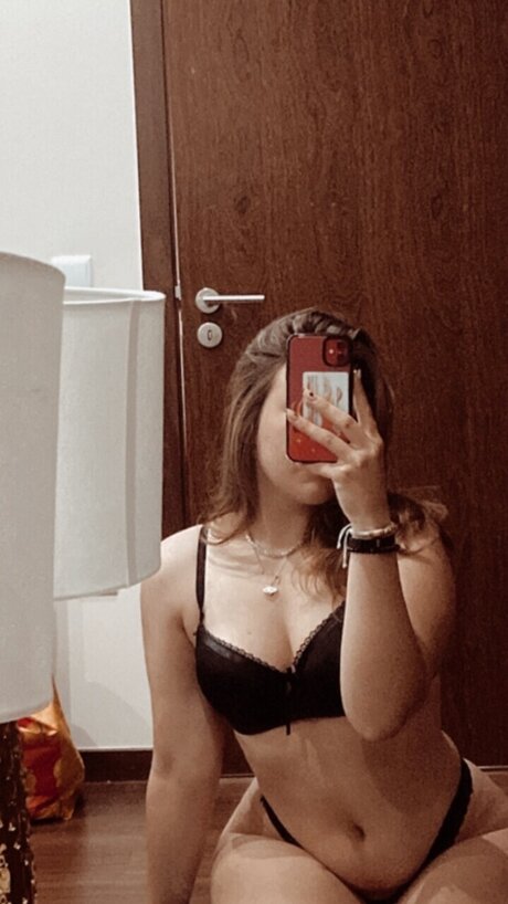 Foto di nudo di fuga di OnlyFans di Aria