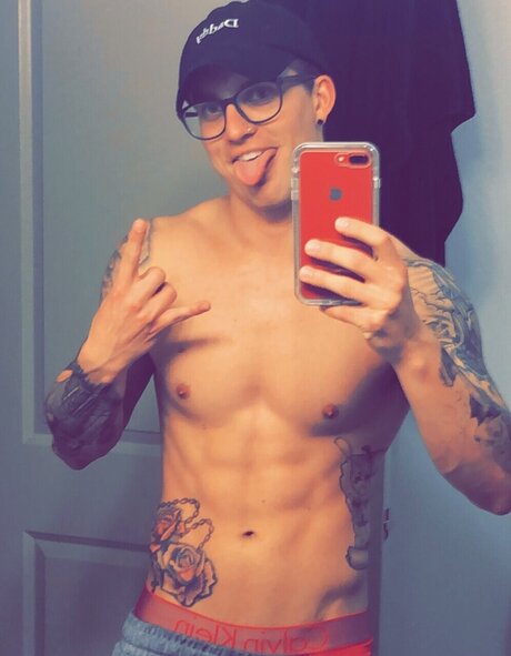 Foto di nudo di fuga di OnlyFans di Zander