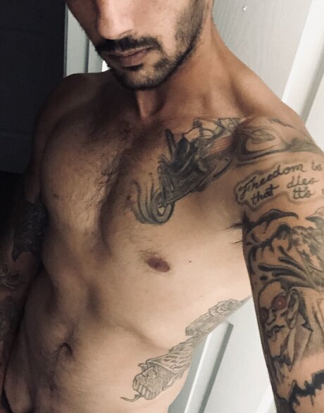 Foto di nudo di fuga di OnlyFans di Trugypsy1