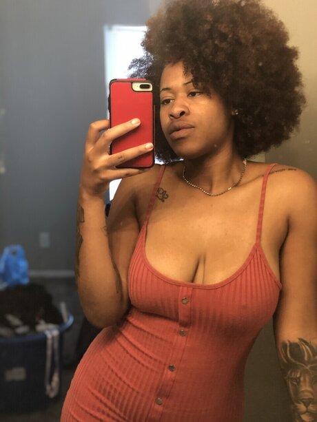Foto di nudo di fuga di OnlyFans di Juicy Ju 