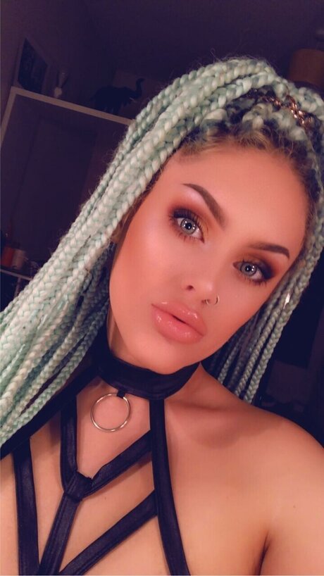 Foto di nudo di fuga di OnlyFans di Zariah