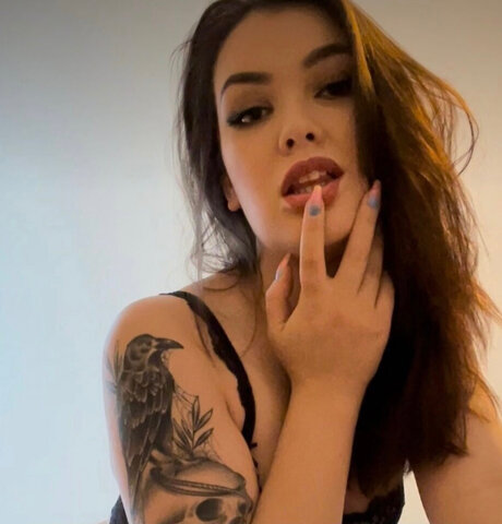 Foto di nudo di fuga di OnlyFans di Rova