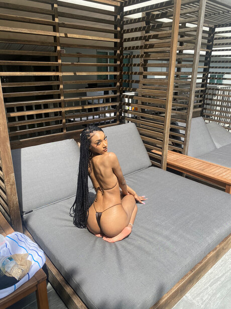 Foto di nudo di fuga di OnlyFans di Tt