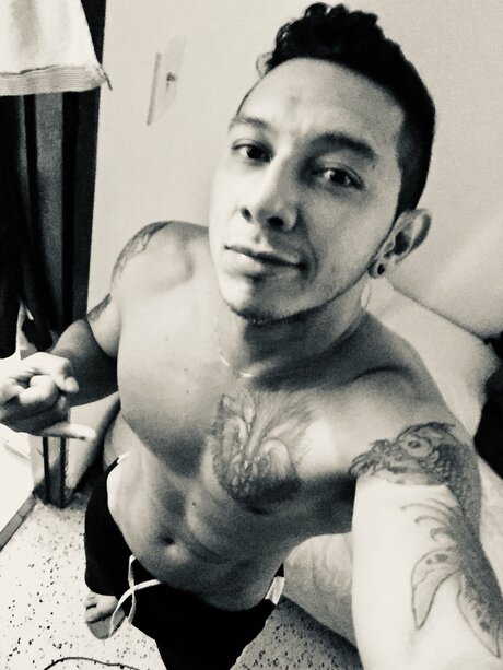 Foto di nudo di fuga di OnlyFans di Neo