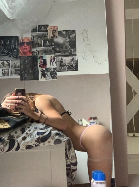 Foto di nudo di fuga di OnlyFans di Angel
