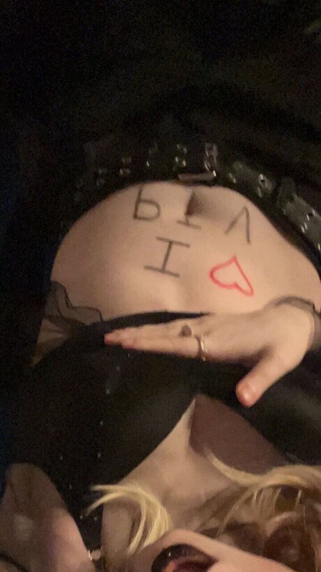 Foto di nudo di fuga di OnlyFans di Indikah