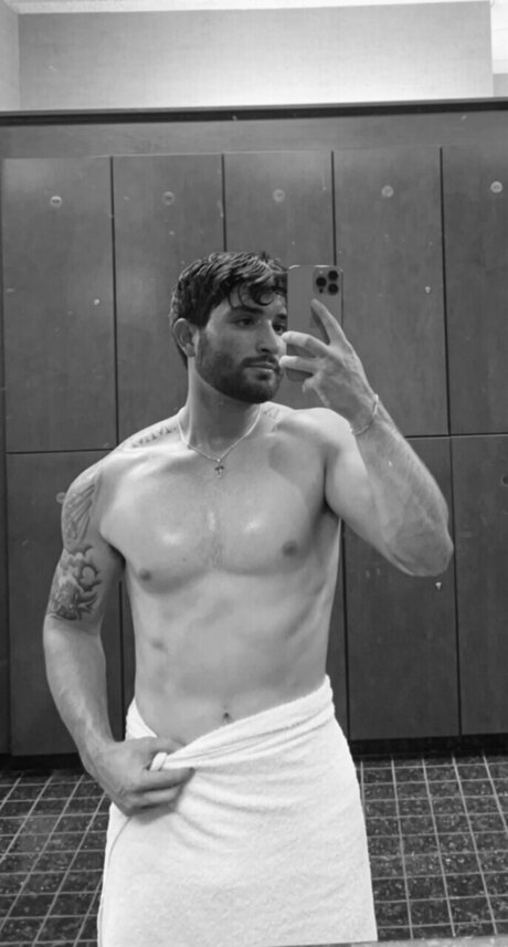 Foto di nudo di fuga di OnlyFans di Chris