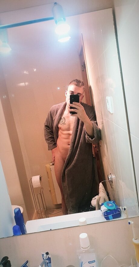Foto di nudo di fuga di OnlyFans di Ragazzi