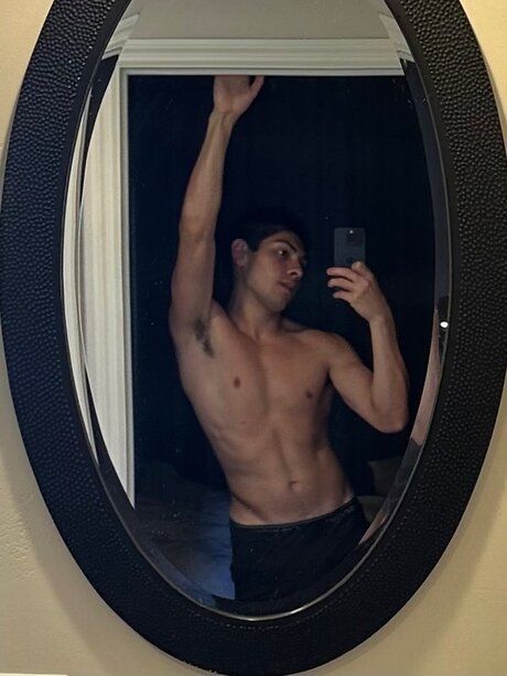 Foto di nudo di fuga di OnlyFans di Sebastian
