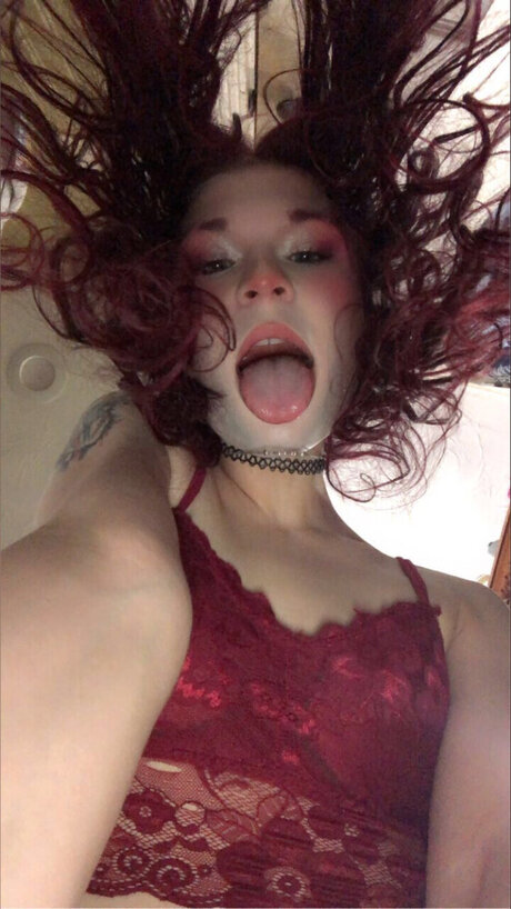 Foto di nudo di fuga di OnlyFans di Trini