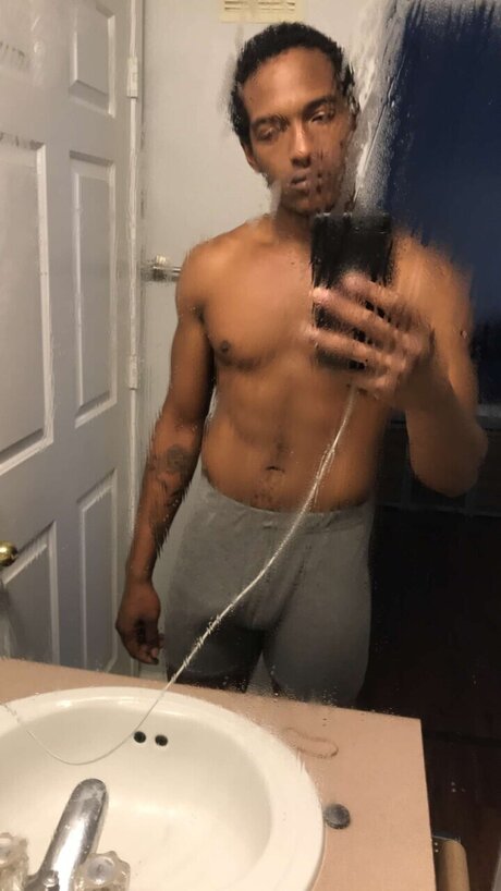 Foto di nudo di fuga di OnlyFans di Kingnate