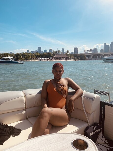 Foto di nudo di fuga di OnlyFans di Sweetz