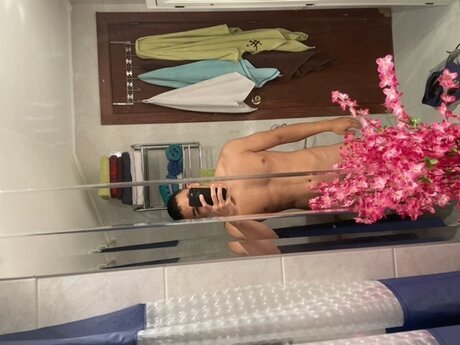 Foto di nudo di fuga di OnlyFans di Lenis