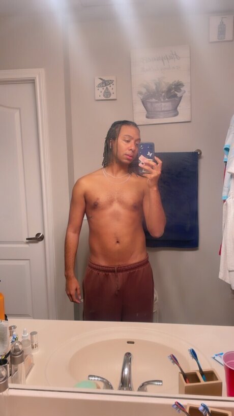 Foto di nudo di fuga di OnlyFans di Maykel
