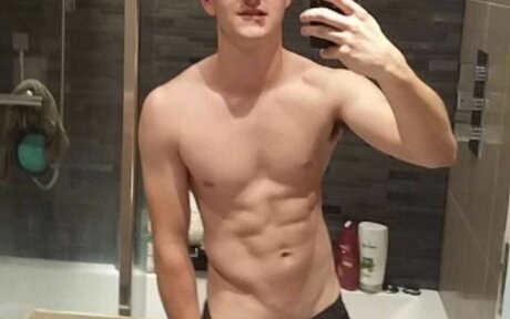 Foto di nudo di fuga di OnlyFans di Sexy Plumber