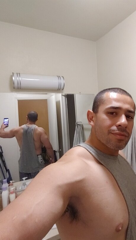 Foto di nudo di fuga di OnlyFans di Chris Gutierrez