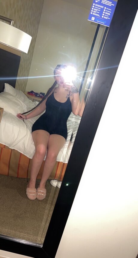 Foto di nudo di fuga di OnlyFans di Taylor