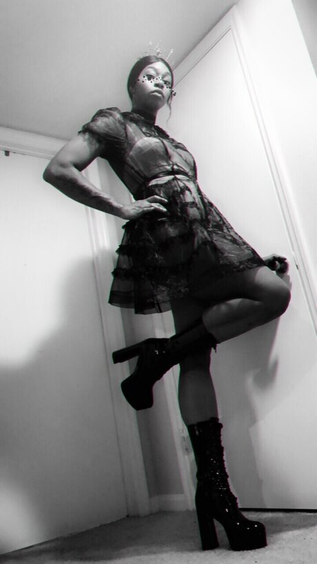 Foto di nudo di fuga di OnlyFans di Ladyren10