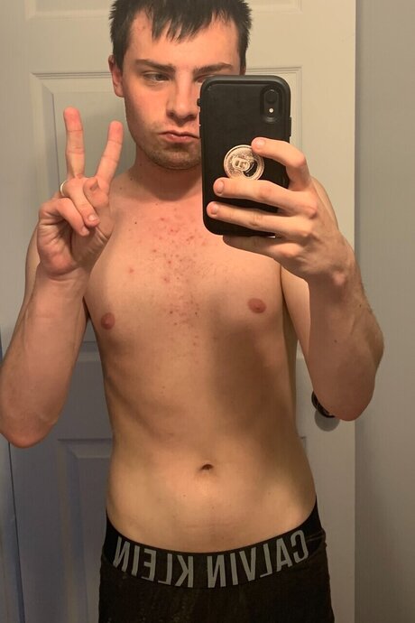 Foto di nudo di fuga di OnlyFans di Josh
