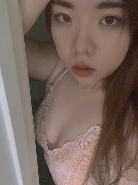 Foto di nudo di fuga di OnlyFans di Yuy