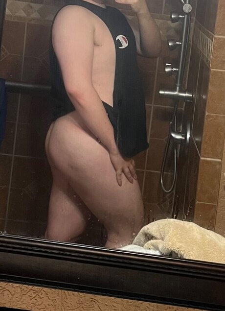Foto di nudo di fuga di OnlyFans di Prettiboilatin