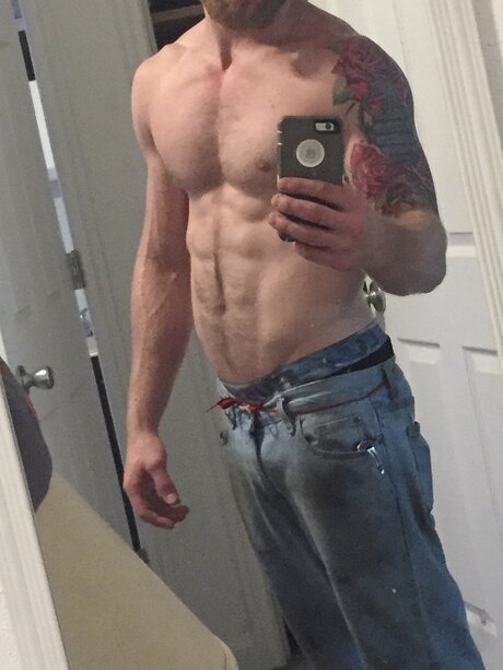 Foto di nudo di fuga di OnlyFans di Tn5150