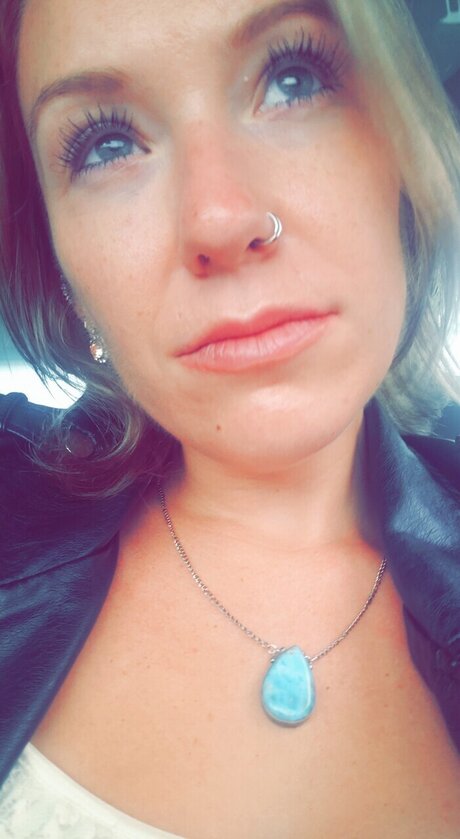 Foto di nudo di fuga di OnlyFans di No Makeup On The Mountain