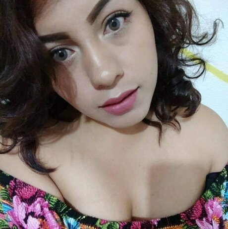 Foto di nudo di fuga di OnlyFans di Yoselin Rousse