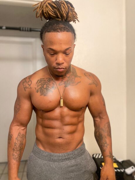 Foto di nudo di fuga di OnlyFans di Therealmrflexx
