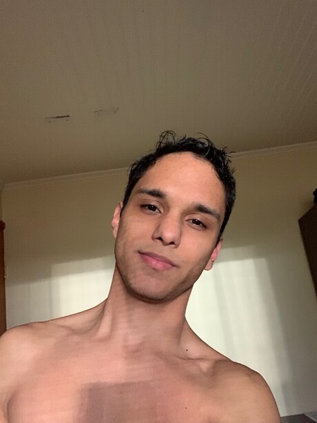 Foto di nudo di fuga di OnlyFans di Sebastin Perna