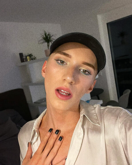 Foto di nudo di fuga di OnlyFans di Justimo