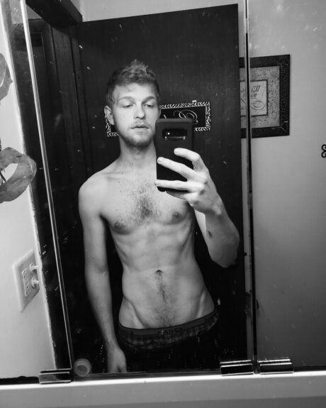 Foto di nudo di fuga di OnlyFans di Zach