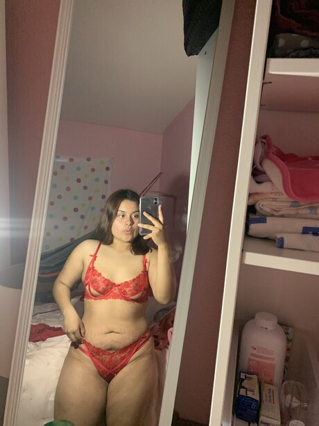 Foto di nudo di fuga di OnlyFans di Notyurgirll