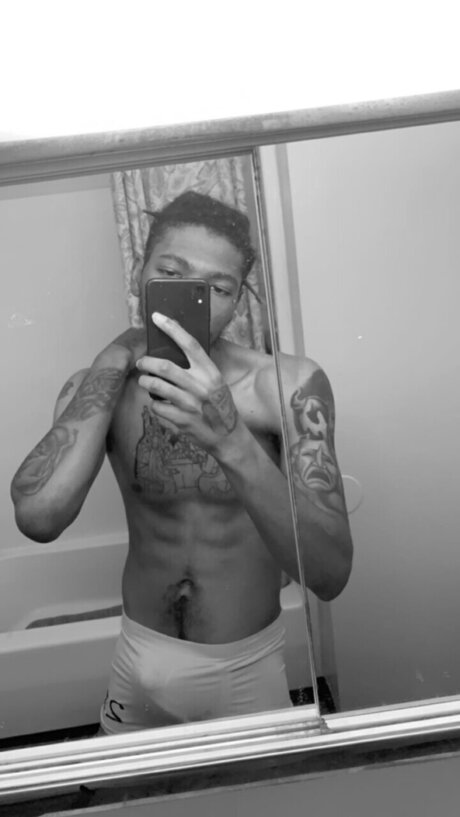 Foto di nudo di fuga di OnlyFans di Tyeshawn