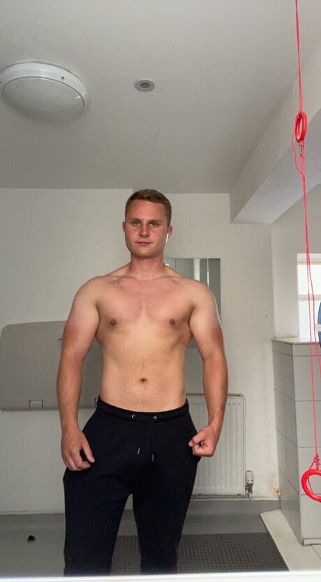 Foto di nudo di fuga di OnlyFans di Lucas