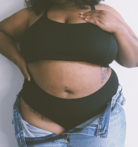 Foto di nudo di fuga di OnlyFans di A