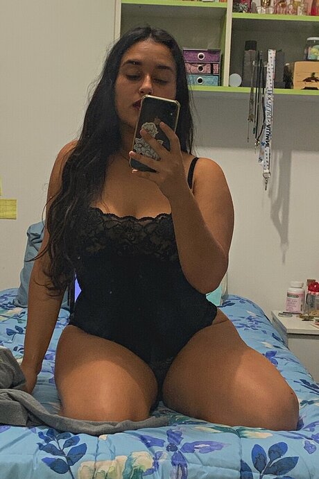Foto di nudo di fuga di OnlyFans di Lore