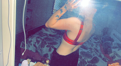 Foto di nudo di fuga di OnlyFans di Little Sub 