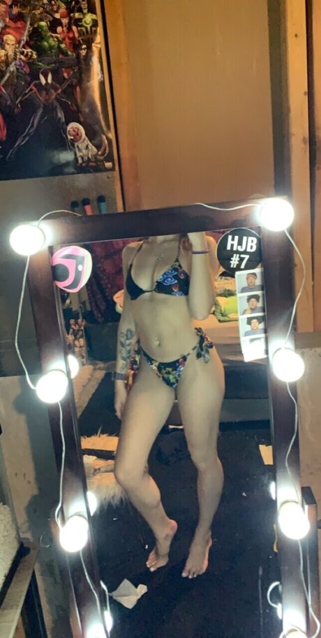 Foto di nudo di fuga di OnlyFans di Molly
