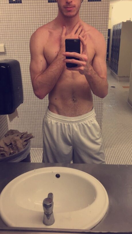 Foto di nudo di fuga di OnlyFans di Ozmataz Buckshank