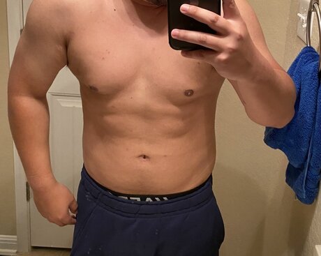 Foto di nudo di fuga di OnlyFans di Anonymouskid21