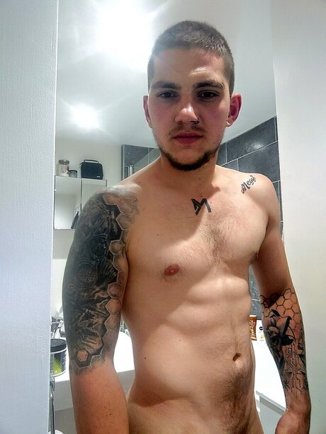 Foto di nudo di fuga di OnlyFans di Couplestudio