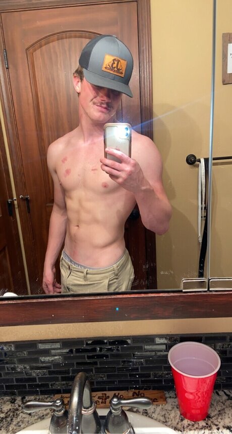 Foto di nudo di fuga di OnlyFans di Kyle Kent