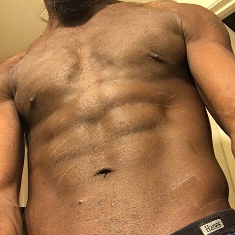 Foto di nudo di fuga di OnlyFans di 17 Rings