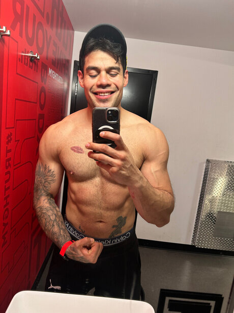 Foto di nudo di fuga di OnlyFans di Phill