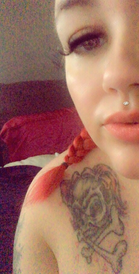 Foto di nudo di fuga di OnlyFans di Persona
