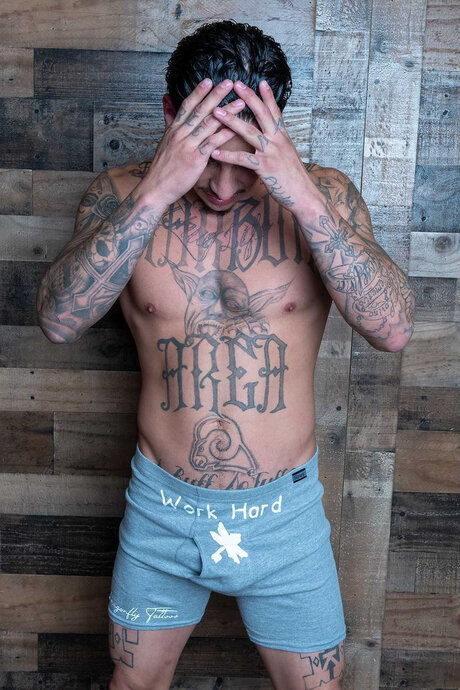 Foto di nudo di fuga di OnlyFans di Richard Ibarra